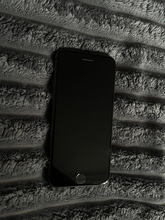 iPhone 8 батарея 100%