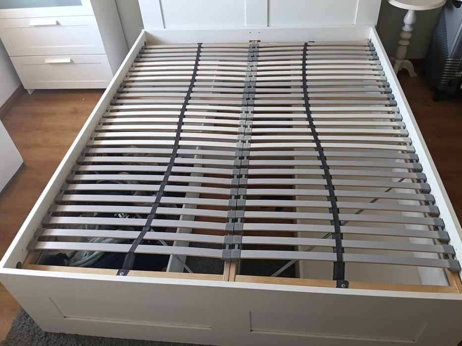 Estr. cama c/arrumação e cabeceira IKEA
