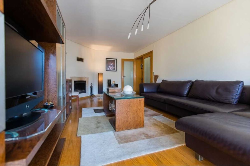 Aluga-se quarto em apartamento calmo e bem localizado em Braga.