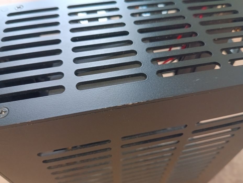 Obudowa mini-ITX + zasilacz 300W