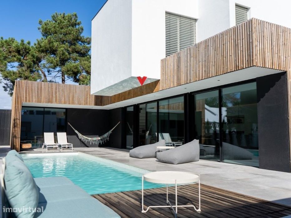 Moradia com Piscina na Aroeira