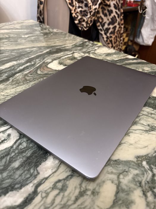 MacBook Pro 13” A1708 (EMC 2978) – Para Reparar ou Usar com Monitor Externo