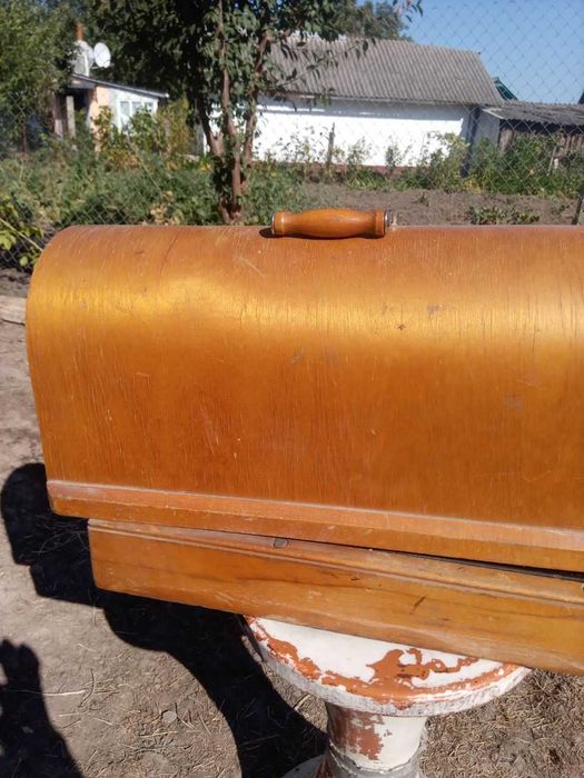 Продається швейна машинка