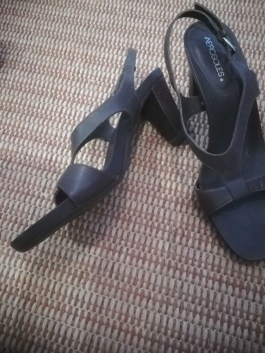 Sandália AEROSOLES de couro castanho