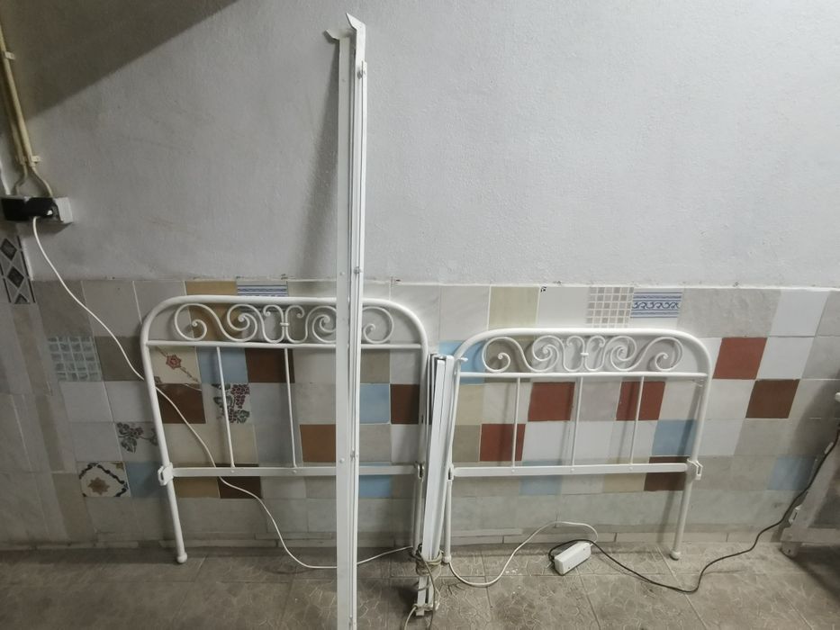 Cama de ferro pequena