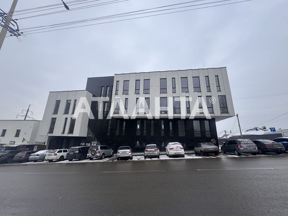 Продаж комерційної будівлі 887 м² з ліфтом