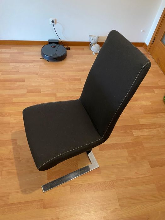 Mesa de sala com 6 cadeiras