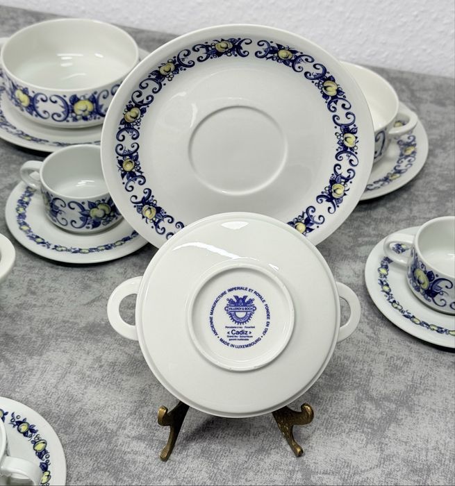 Фарфоровый столовый сервиз и террен кофейный сервиз фирмы Villeroy Boch серия Cadiz GDR Германия