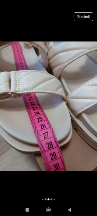 Sandały kremowe Stradivarius