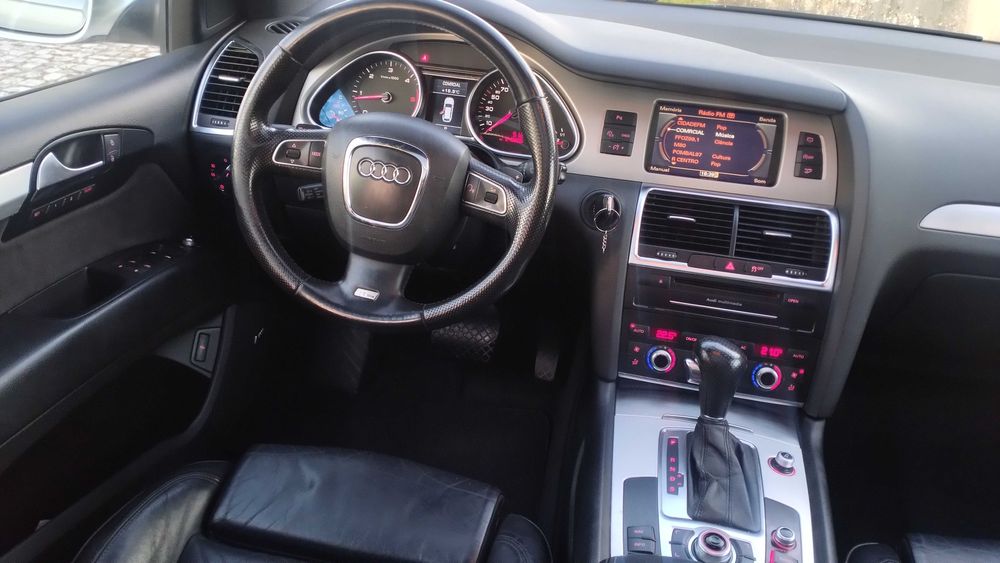 Audi Q7 S-Line 3.0 TDI V6 - NACIONAL - 7 LUGARES - Caixa de 8 Velocidades