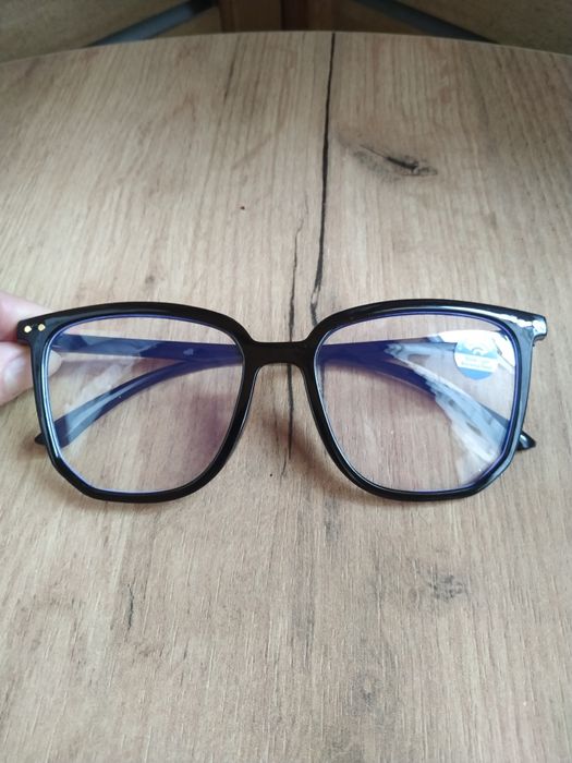 Имиджевые очки нулевки в глянцевой оправе