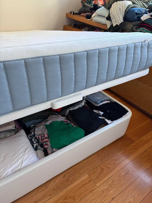 Cama Queen Size IKEA KVITSÖY com Arrumação + Colchão VALEVÅG 160x200 cm