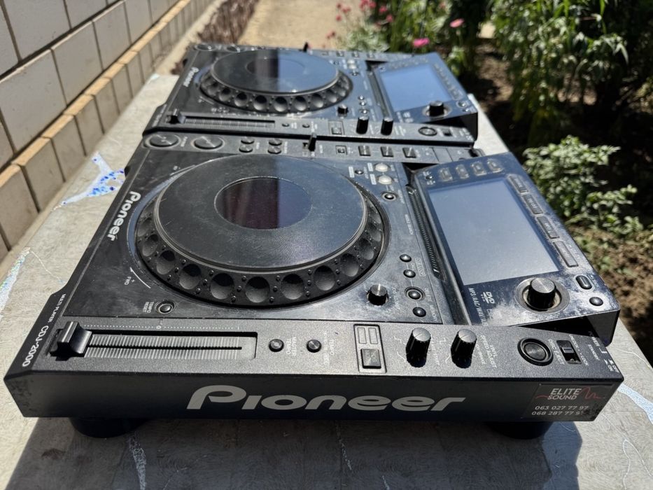 Pioneer cdj 2000 / pair