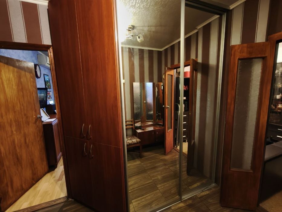 Срочно ! Продам 2х.ком.квартиру  на Салтовке  11/12 газ ( Пески , ТРЦ Дафи ) Сертификат