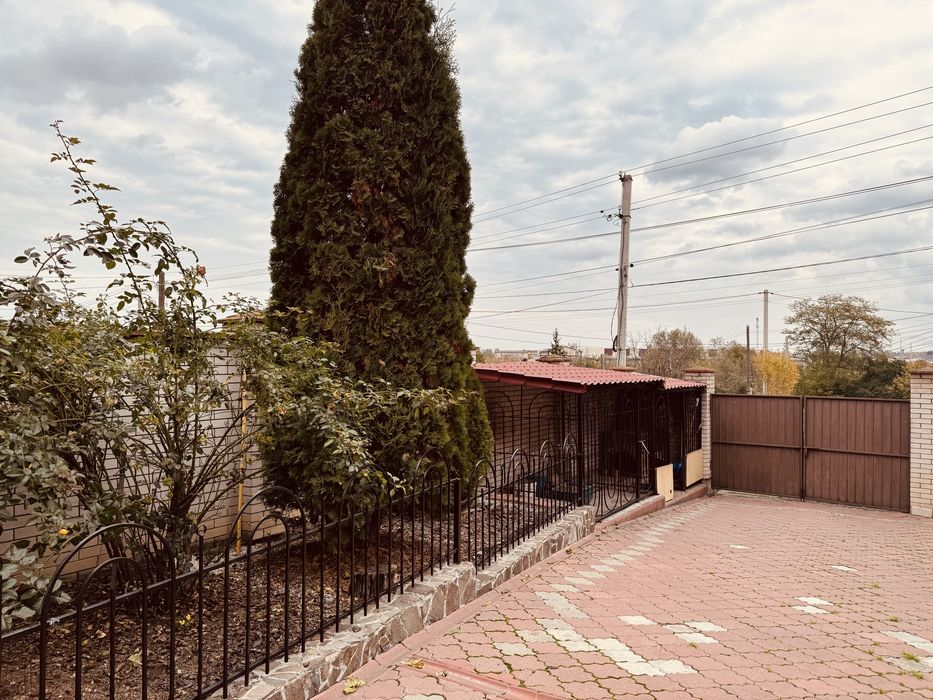 Продам добротний будинок