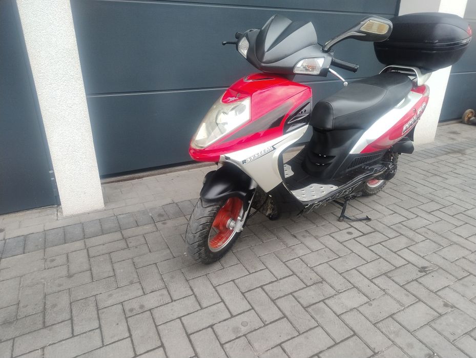Sprzedam skuter.