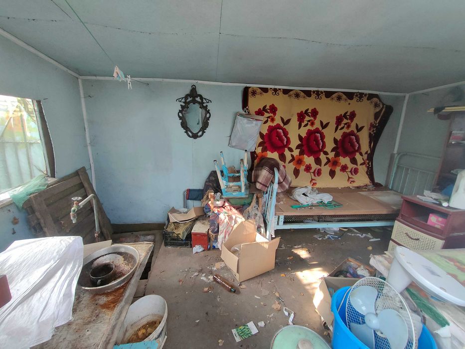 Продам частину будинка в районі зупинки Расвєт