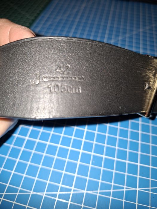 Damski czarny pasek