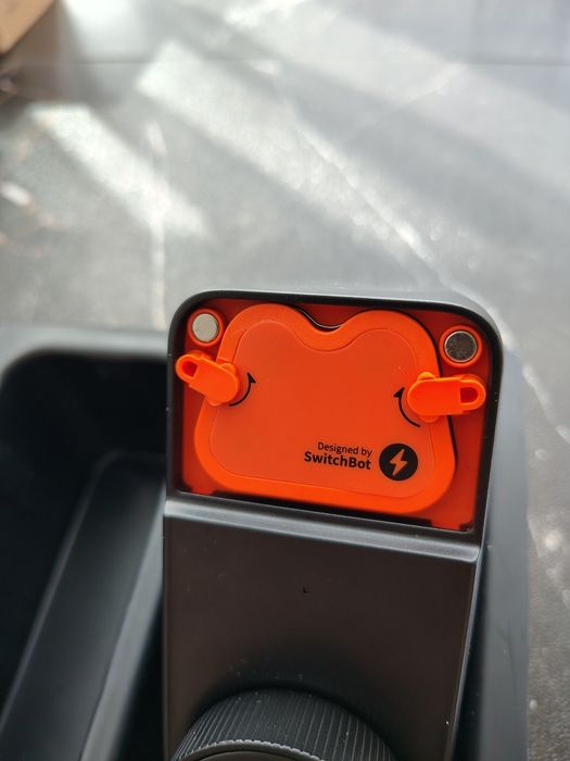 Inteligentny zamek do drzwi SwitchBot Lock Pro