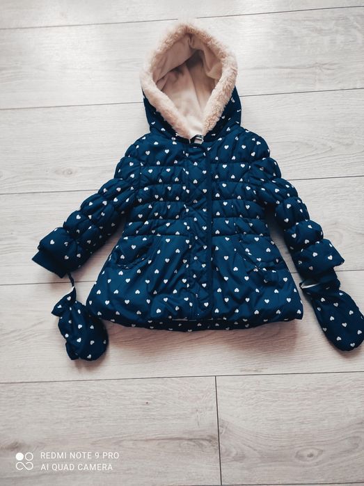 Cieplutki płaszczyk z rękawiczkami