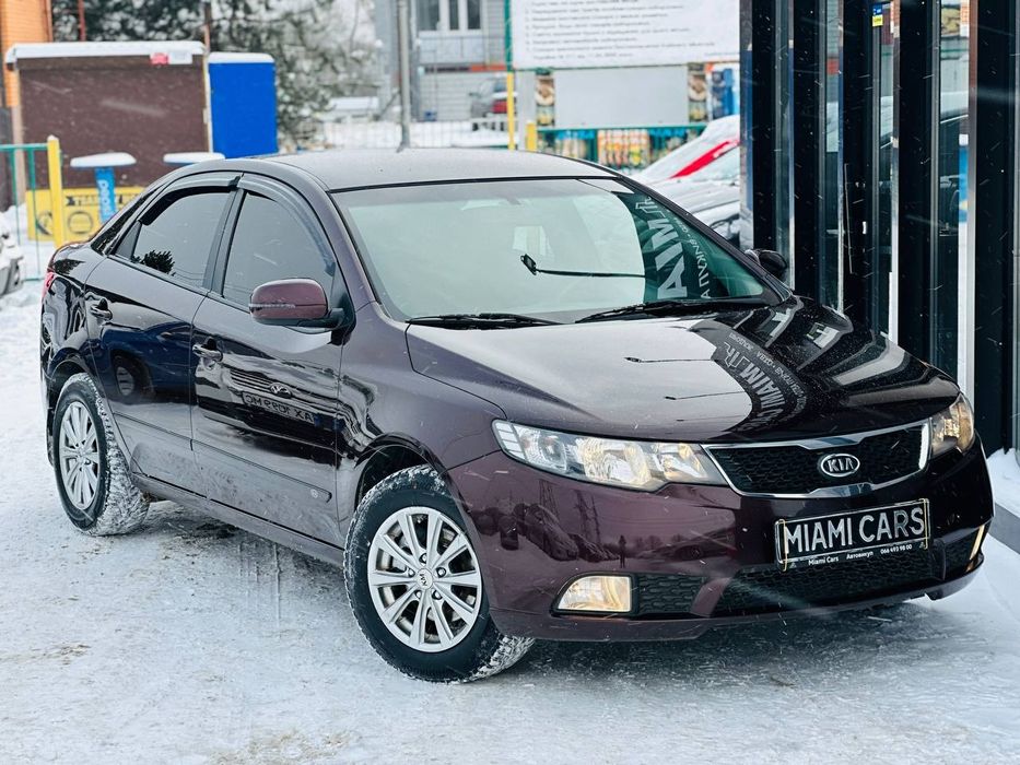 Kia Cerato 1.6 бензин   2011рік  відмінний стан від власника