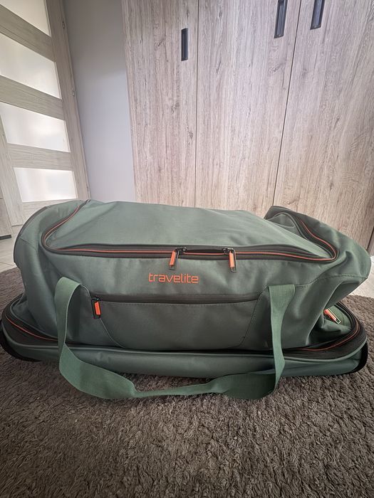 Torba podróżna na kółkach Travelite – zielona, duża i pojemna