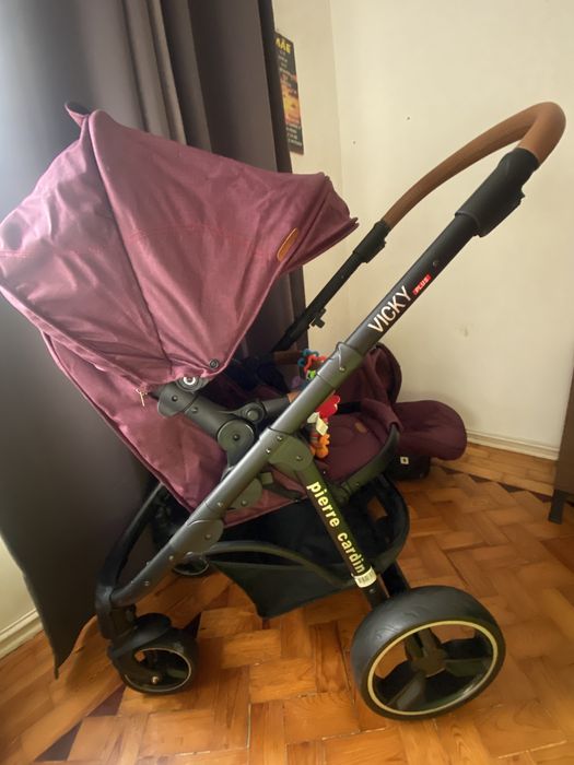Carrinho de passeio — Pierre Cardin Vicky Plus
