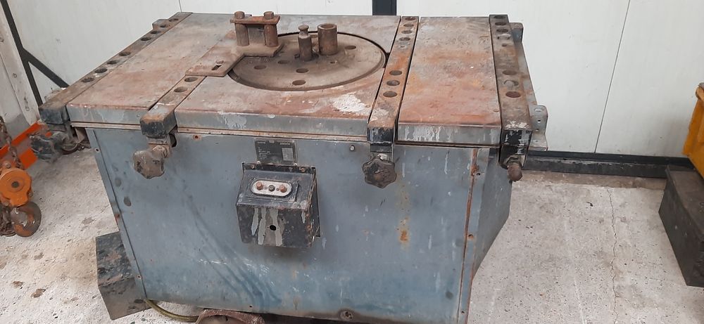 Mechaniczna giętarka do prętów