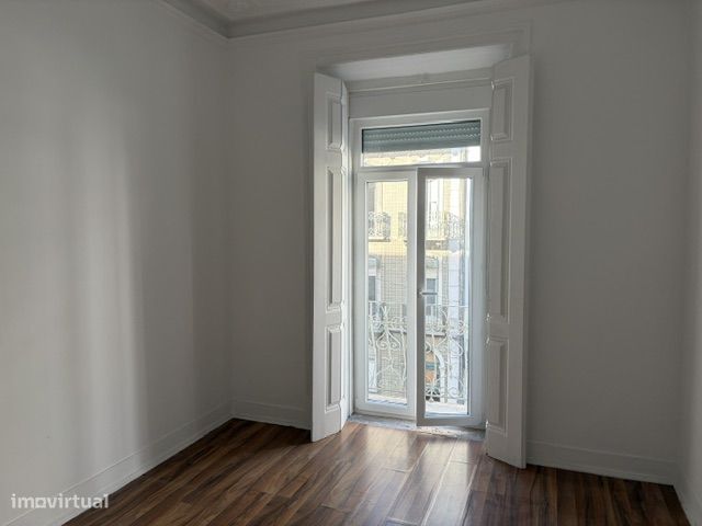 T2 em Santo António, Lisboa - Pronto a Habitar
