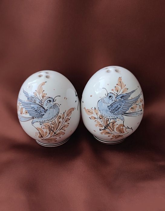 Набір:  сільничка та перечниця у формі писанок, з ручним розписом