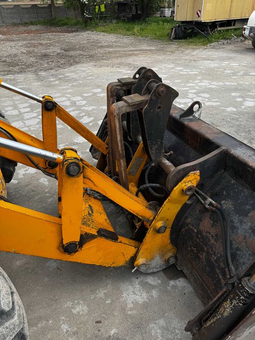 Koparko - ładowarka JCB 3 CX równe koła