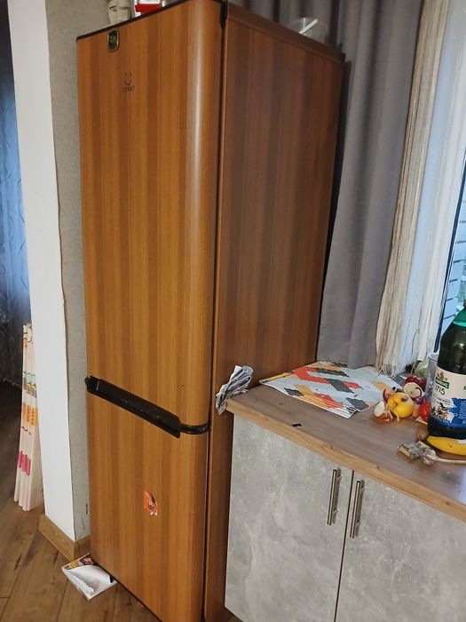 Продам холодильник