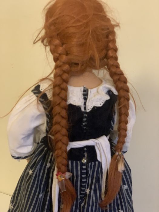 Lalka porcelanowa Alexa Linda Mason 78