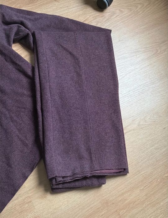 Conjunto de senhora camisola e calças cor bordô