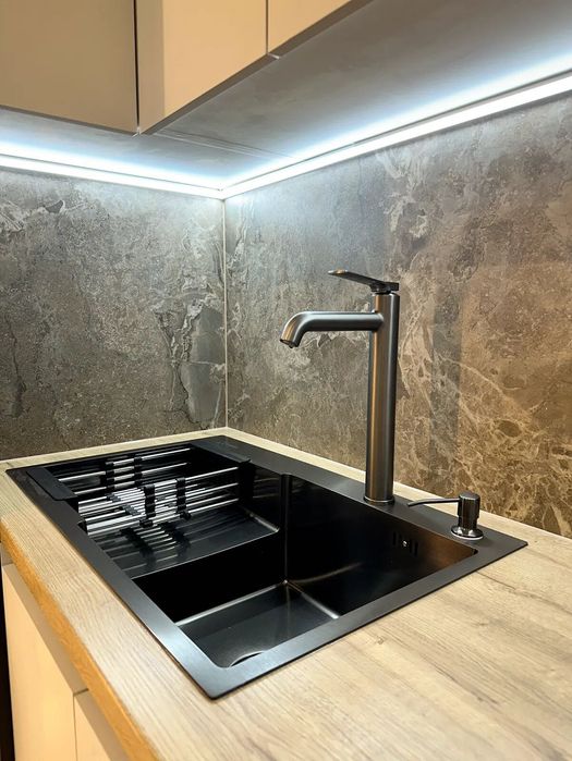 Однокімнатна біля ТРЦ Велес