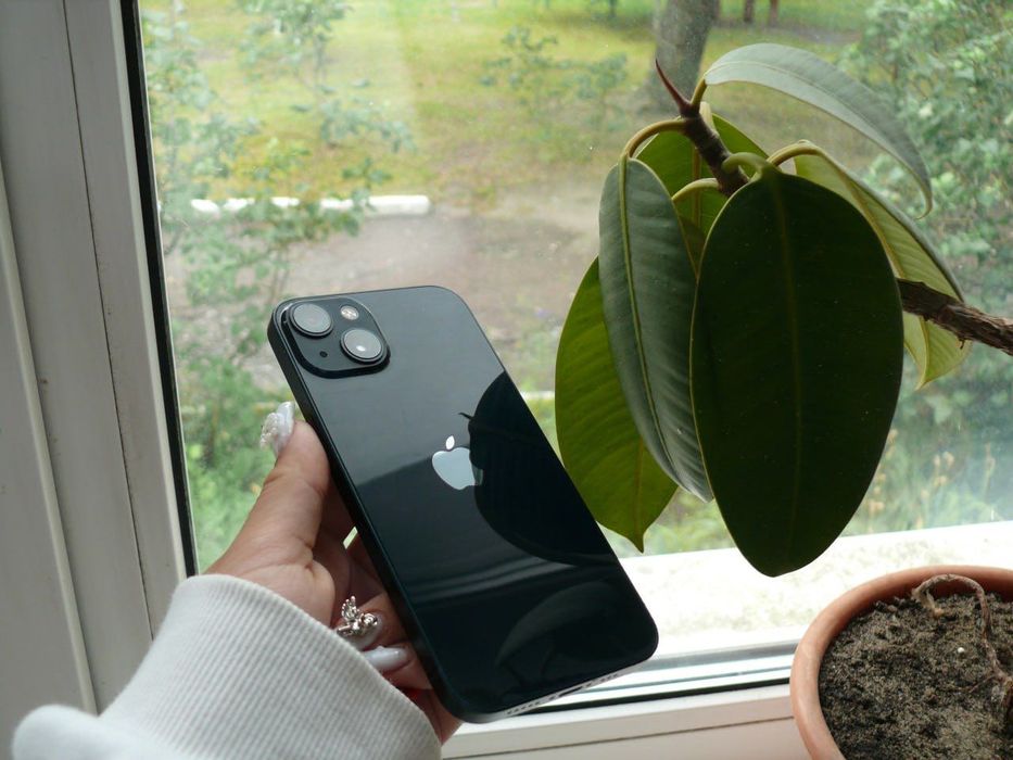 Айфон 13 128гб в гарному стані