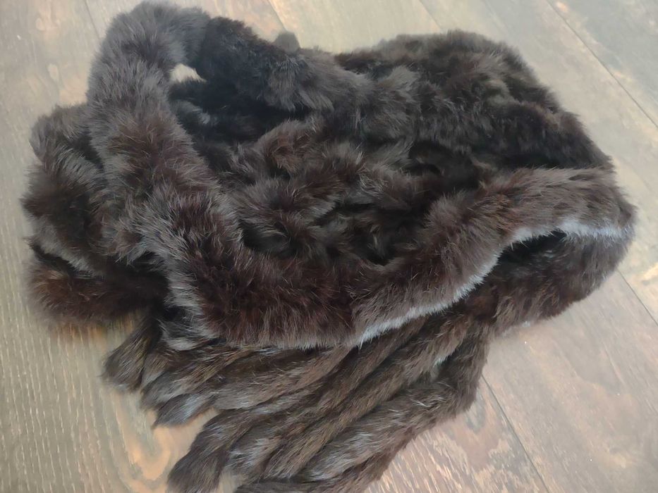 Szal czekoladowy futerkowy z futra królika