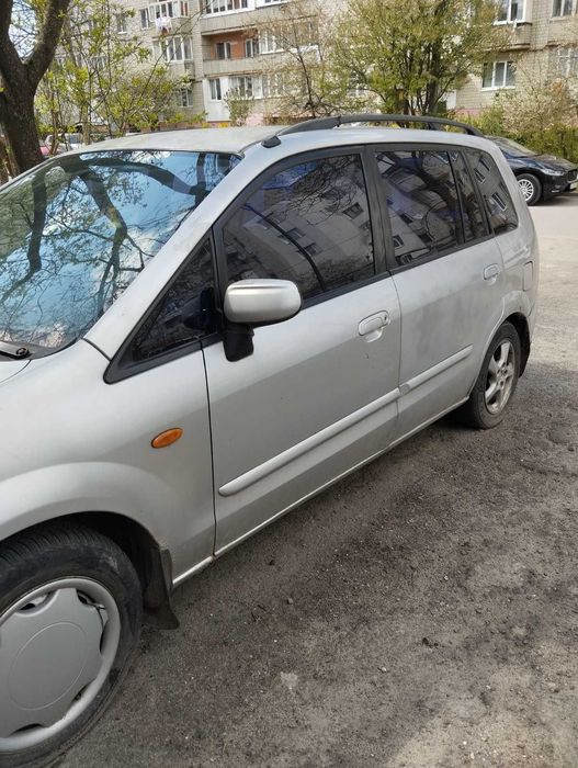 Автомобіль Mazda Premacy