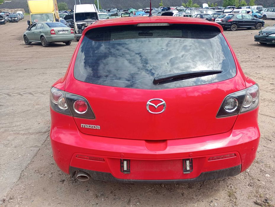 Mazda III 2,0D  zderzak przedni, części transport FV/ dostawa