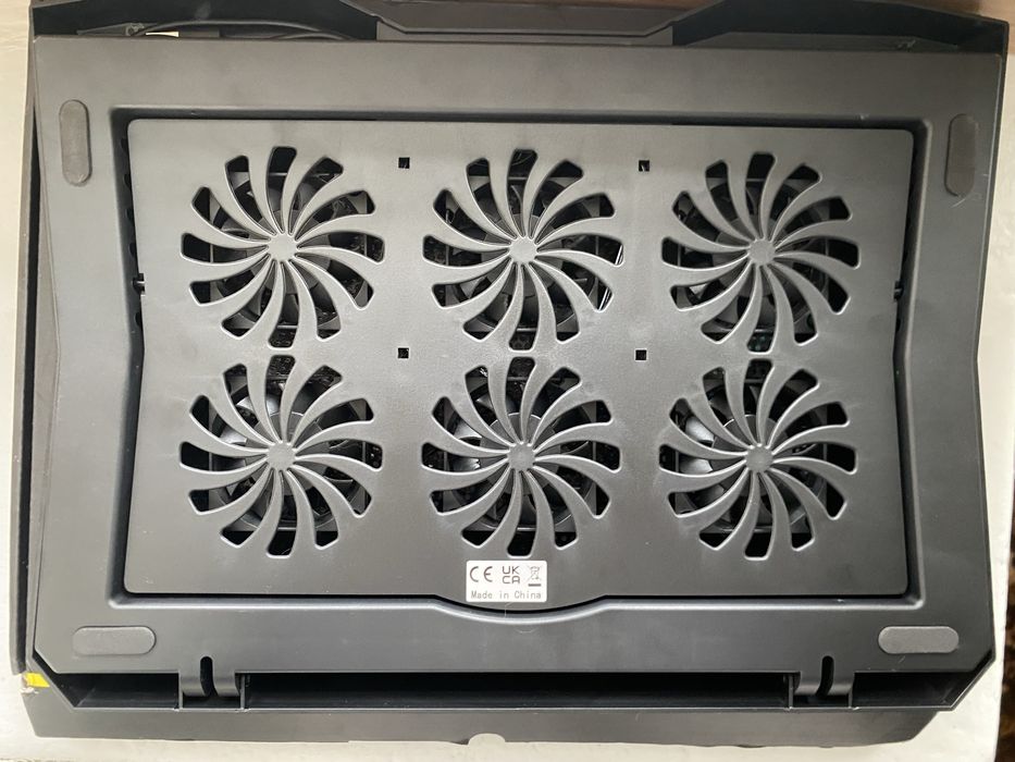 Охолоджувальна підставка для ноутбука