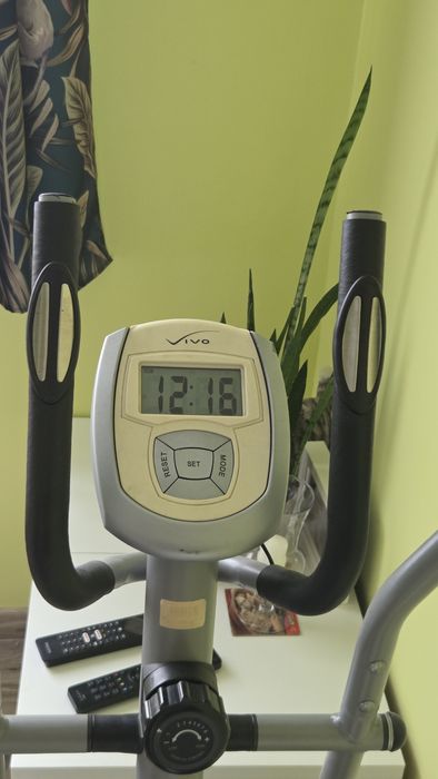 Rowerek stacjonarny Vivo – model z panelem, sensory pulsu