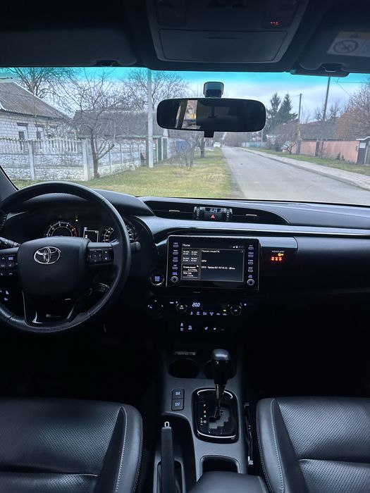 Toyota Hilux 2021 року, комлектації Legend