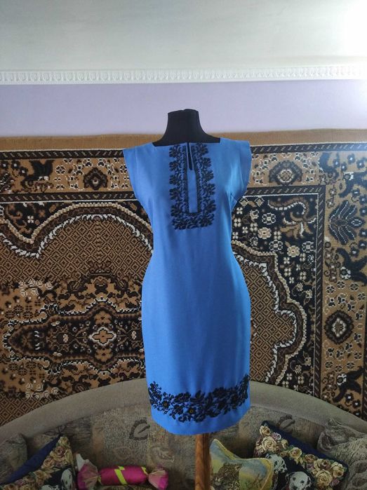 Плаття  вишите бісером