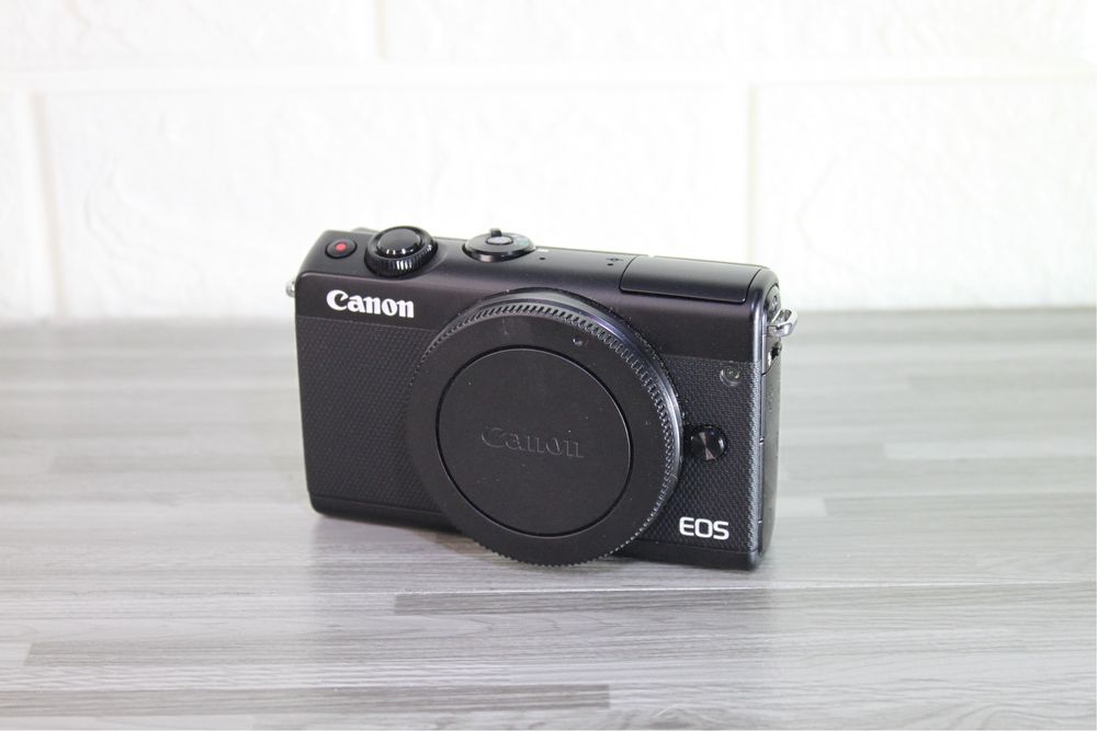 Canon EOS M100 body bezlusterkowiec  w super stanie