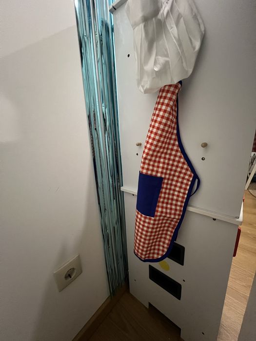 Cozinha de brincar em madeira