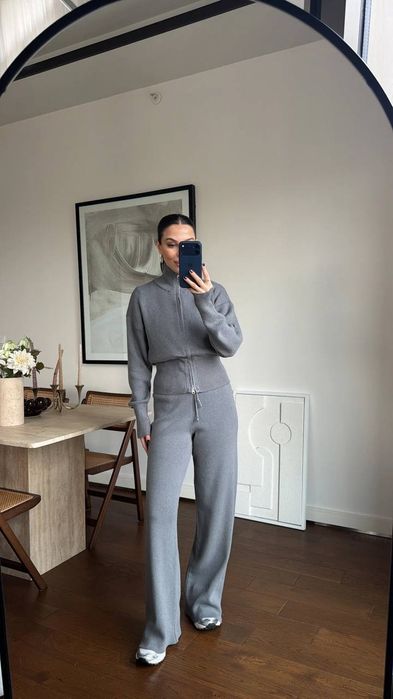 Костюм з двома замками,замочками,вязаний,з палацо,кардиганом на замку,