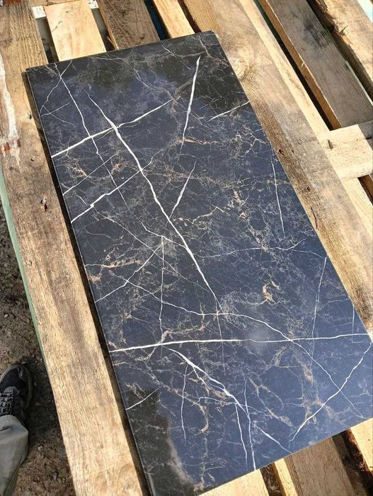 Плитка чорна на стіни на стенки дешево 30*60 см