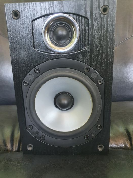 Продам качественную колонку Monitor Audio 1..