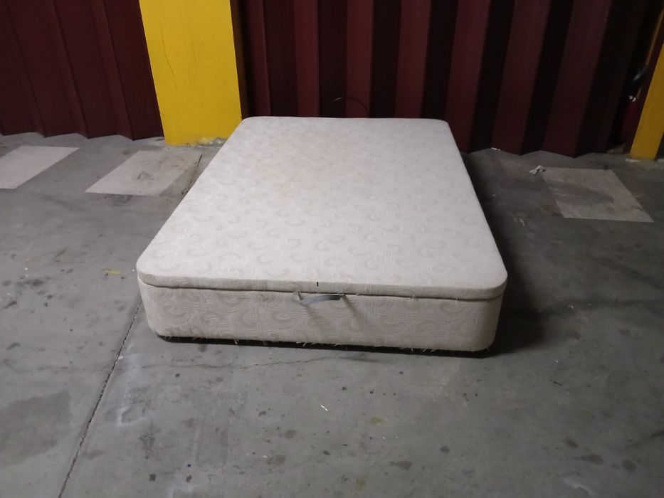 Sommier estrado elevatorio com colchão