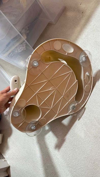 Assento de Banheira anti derrapante e com sensor de temperatura